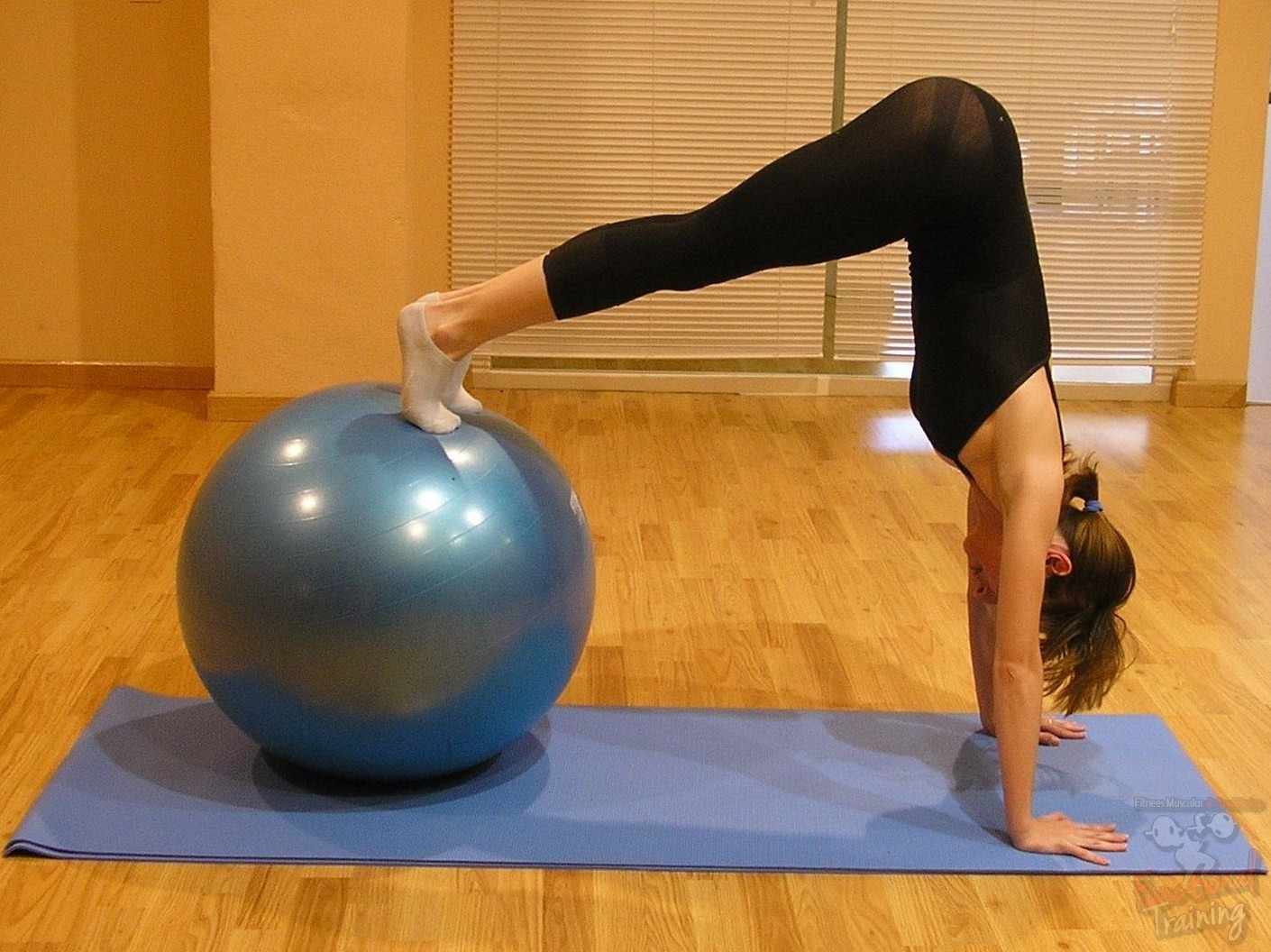 Pelota esfero gimnasia yoga pilates 85 cm -azul - GMP